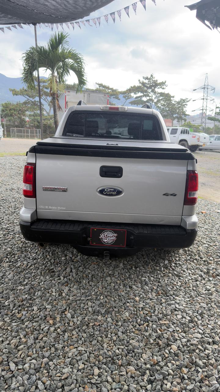 Ford Explorer Sport TR
