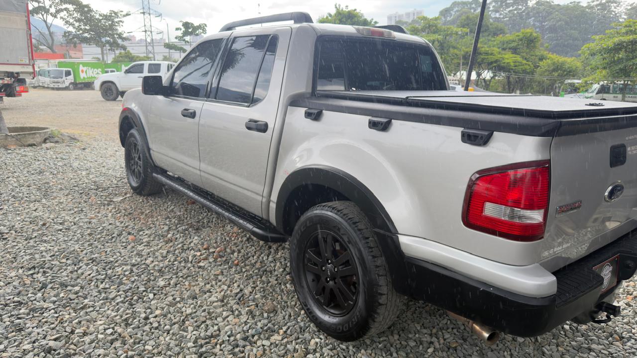 Ford Explorer Sport TR
