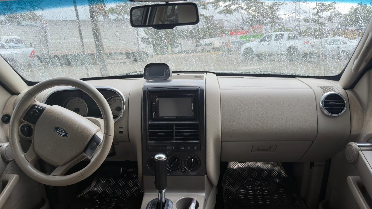 Ford Explorer Sport TR