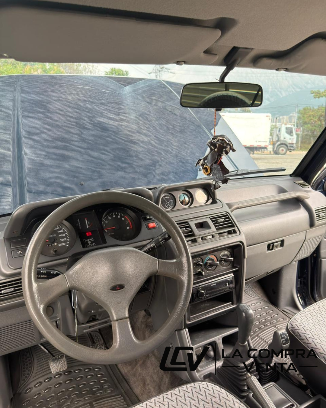 Mitsubishi Montero V11 2001